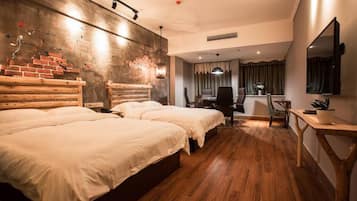 Deluxe Twin Room | Desk, blackout curtains, free WiFi
