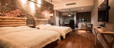 Deluxe Twin Room | Desk, blackout curtains, free WiFi