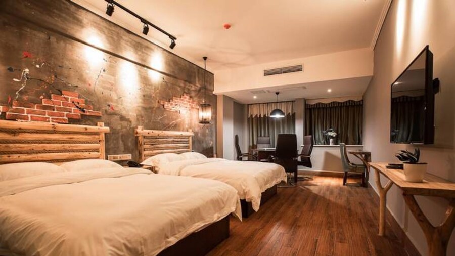 Zhangjiajie Interval Time Travel Inn