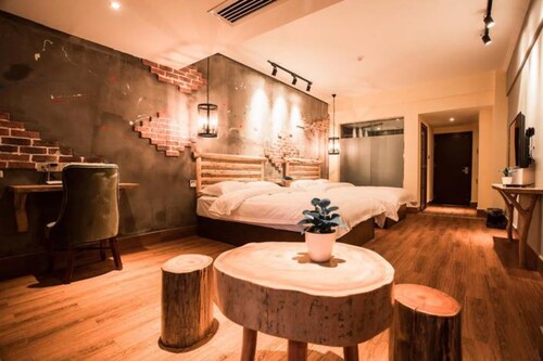 Zhangjiajie Interval Time Travel Inn