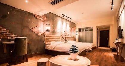 Zhangjiajie Interval Time Travel Inn