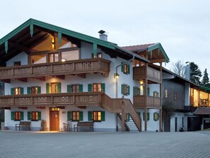 Exterior - "Hörndlwand" Baubiologische Nichtraucher 110 qm Ferienwohnung, 3 extra Schlafzimmer (Aschau im Chiemgau)