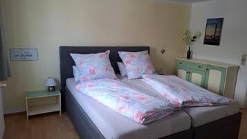 1 Schlafzimmer, Bügeleisen/Bügelbrett, kostenloses WLAN, Bettwäsche