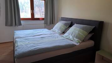 1 chambre, fer et planche à repasser, Wi-Fi gratuit, draps fournis