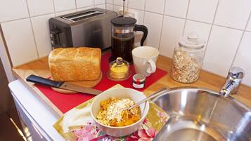 Termasuk sarapan Eropah setiap hari