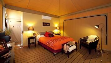 1 bilik tidur, katil lipat simpan/tambahan, cadar katil