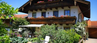 アパートメントII°「Bergstüberl」、追加のベッドルームとバルコニー付き、60㎡