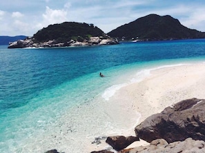 Beach nearby - Anh Dao Hotel (Con Son)