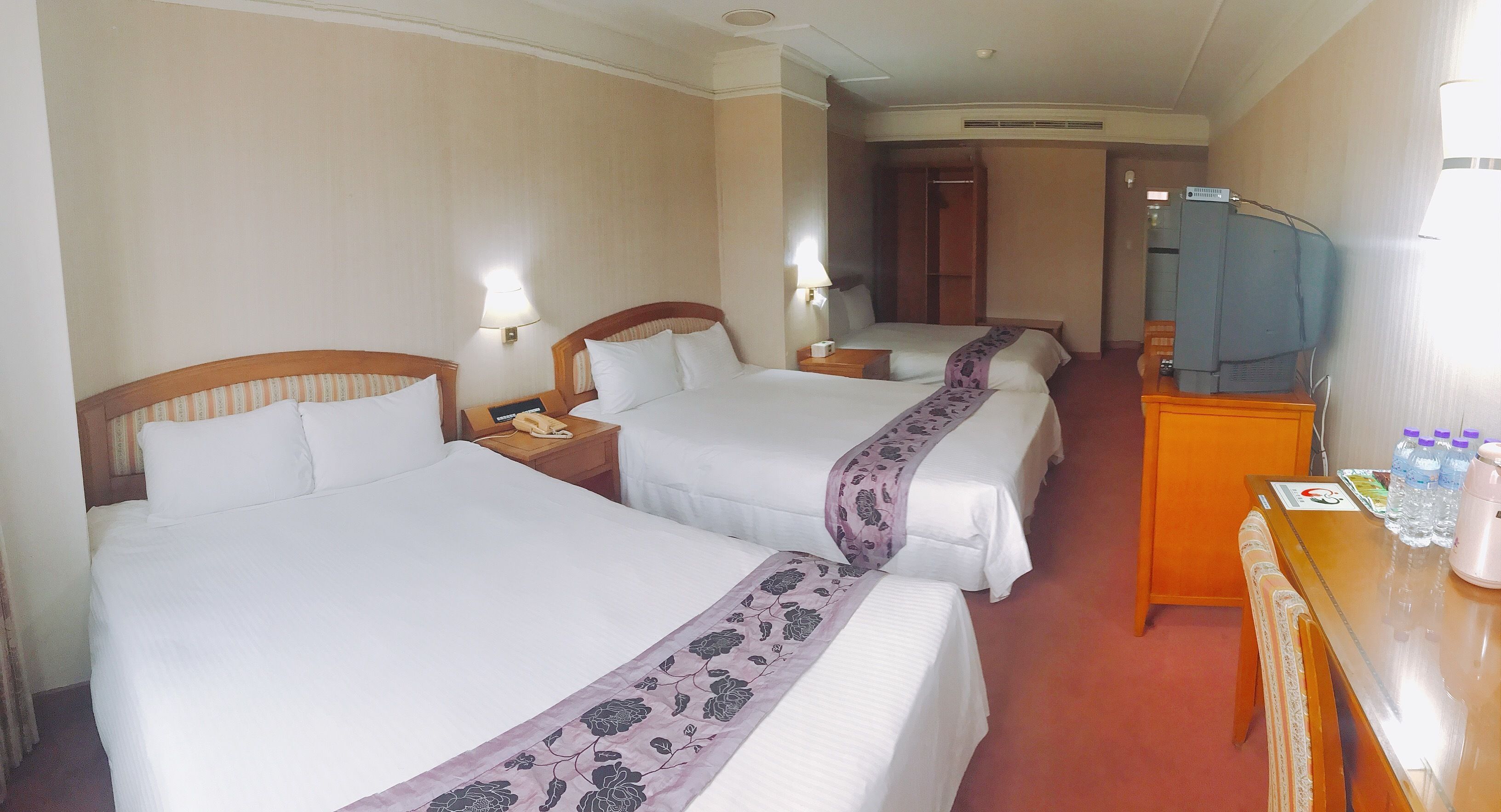 패밀리 스위트, 침실 1개, 욕조 | 책상, 암막 커튼, 무료 WiFi, 침대 시트