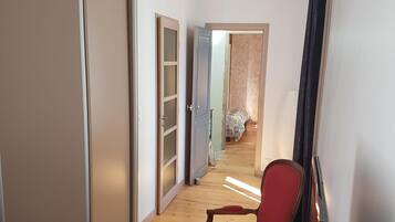 2 chambres, fer et planche Ă repasser, Wi-Fi gratuit, draps fournis