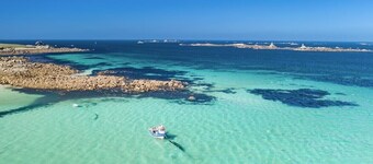 900m mer, piscine intérieure, jardin clos, chiens acceptés, balade en mer offert