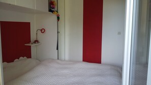 3 chambres, fer et planche à repasser, Wi-Fi, draps fournis
