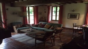 TV, fireplace, DVD player, foosball - OFFRE 2025 - Superb house (former 18th century mill) entirely renovated (Adon)