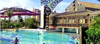 One block to the beach and close to everything! Enjoy the outdoor fireplace !