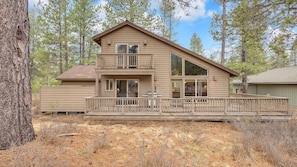 Exterior - Hot tub, inside Sunriver, bikes, updated, rustic (Sunriver)