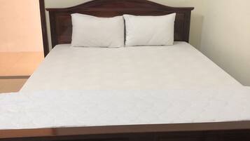 Minibar, desk, free WiFi