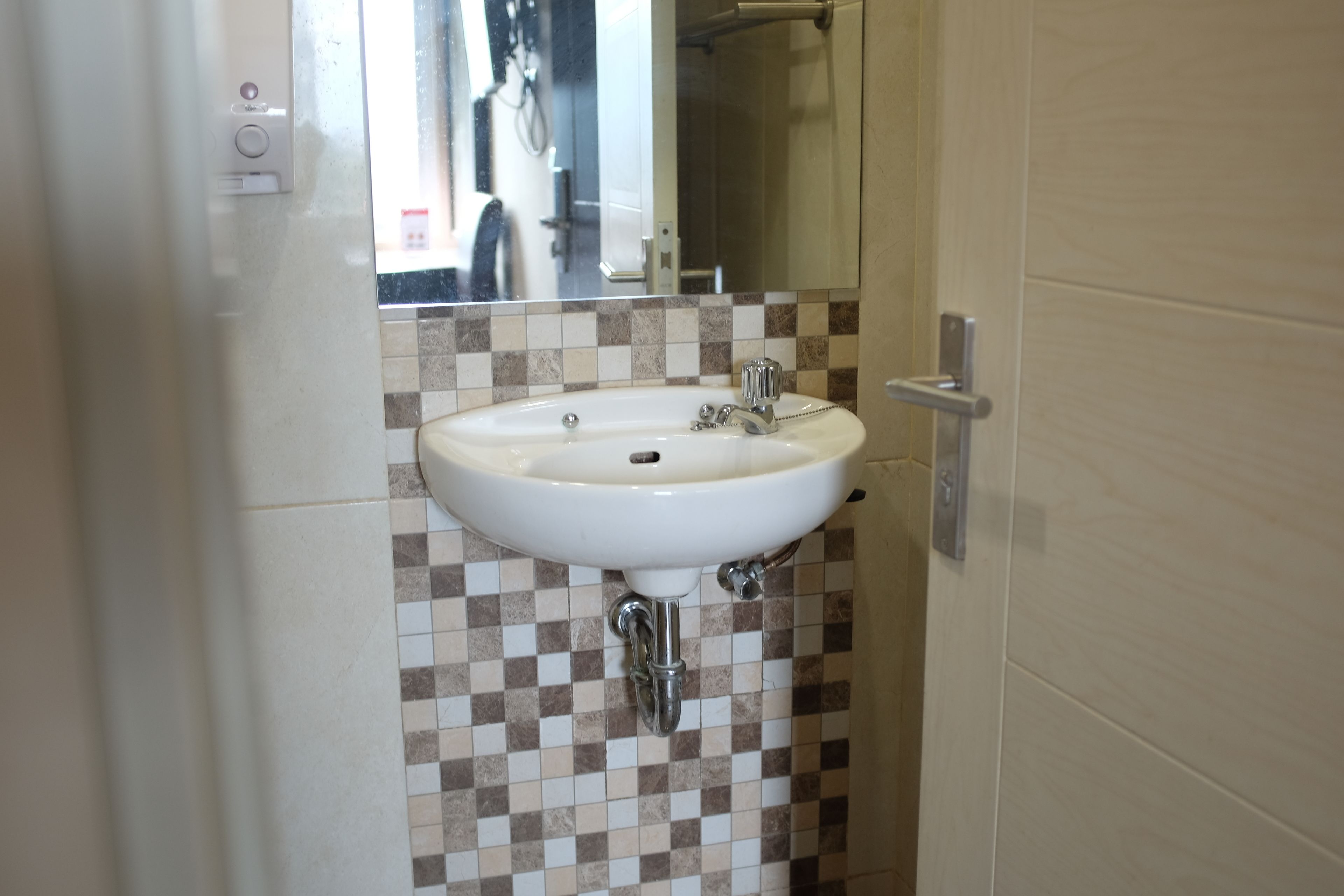 shower, free toiletries, towels