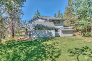 Exterior - Panoramic mountain views hot tub, air conditioning (Sunriver)