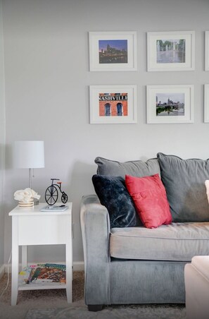 Smart TV y chimenea 
