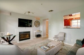 Smart TV y chimenea 