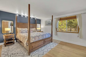 4 bedrooms, WiFi, bed sheets - Hot Tub, AC, Ping Pong, Foosball, 4bdrm, Family (Bend)