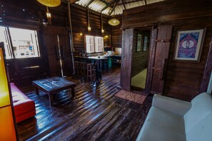 TV - Mango House Seafront Suites And Villas (Ko Lanta)