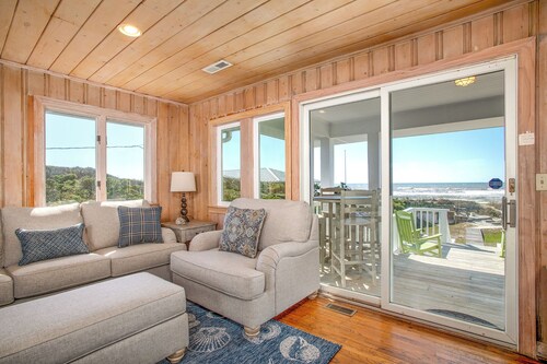 Duneside-Ocean Front/Pet Friendly Home in Pine Knoll Shores, NC