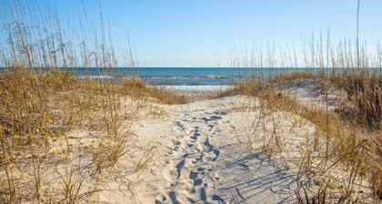 Suncatcher- Ocean Front Home in Atlantic Beach, NC