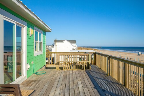Suncatcher- Ocean Front Home in Atlantic Beach, NC