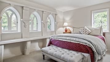 6 bedrooms, iron/ironing board, free WiFi, bed sheets