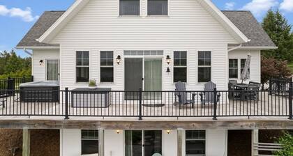 Uusi moderni maalaistalo minuutin päässä keskustasta Traverse City - Pets Ok