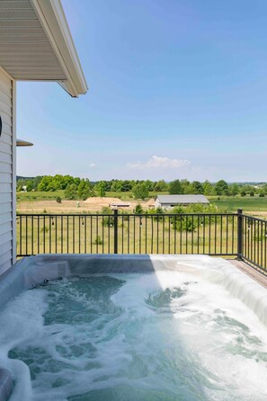 Tina de hidromasaje al aire libre