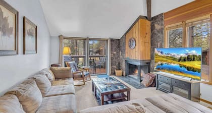 Dog friendly, AC, Golf Course View, Best Location