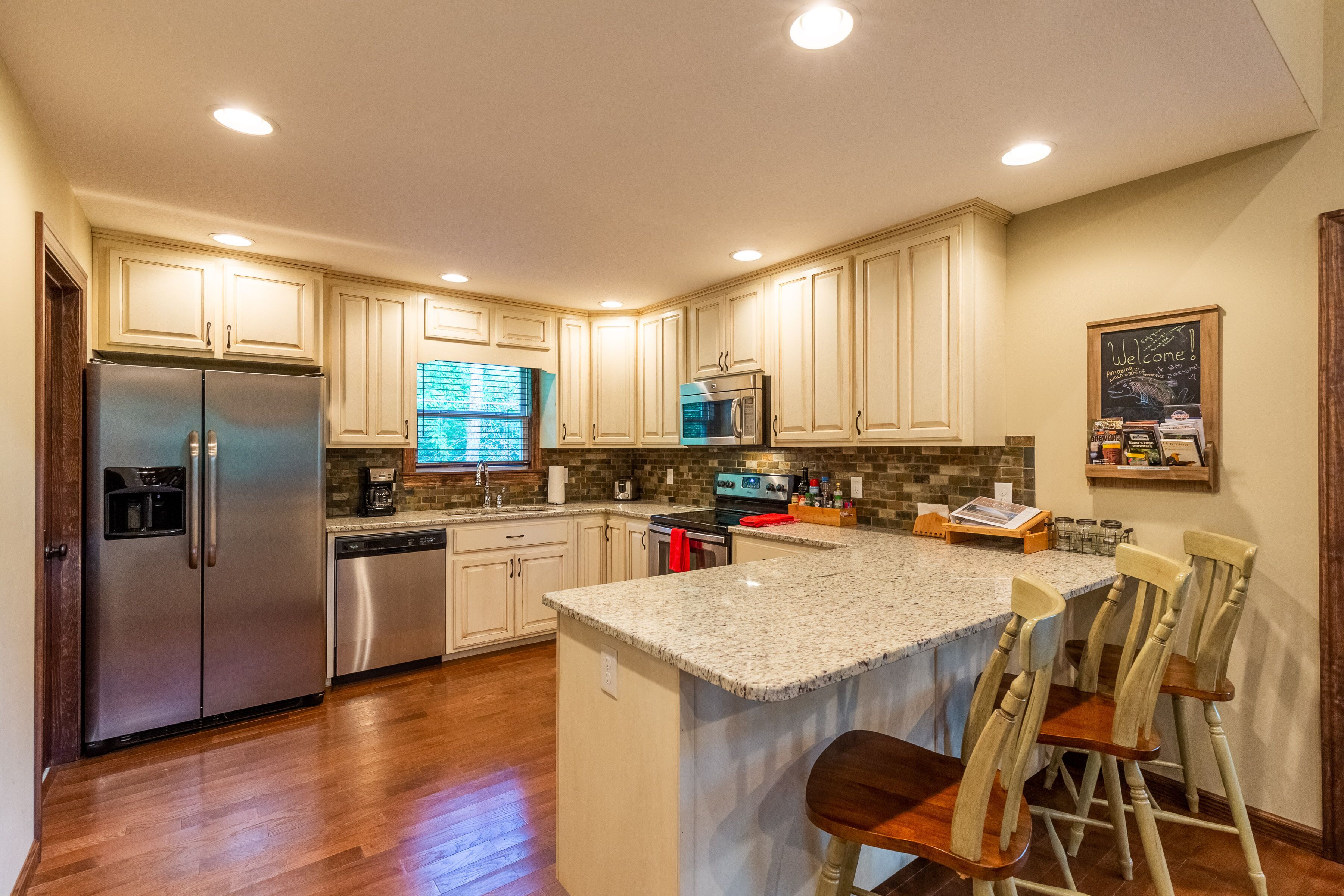 Rainbow Run- Luxury Home in River Community, Fire Pit, Great Fishing!