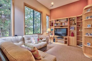TV, fireplace - 2 Suites, Hot tub, AC, View of the Golf Course (Sunriver)