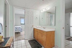 4 bedrooms, iron/ironing board, free WiFi, bed sheets - Oceanfront Corner Condo - Beach Club I 8F (North Myrtle Beach)