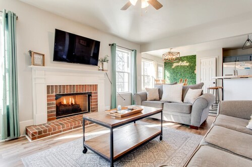 Vacation 'N the Station: tilava, kodikas, 3-kerroksinen talo.