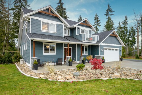 Royston Roost in Courtenay!