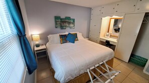 2 bedrooms, desk, free WiFi, bed sheets