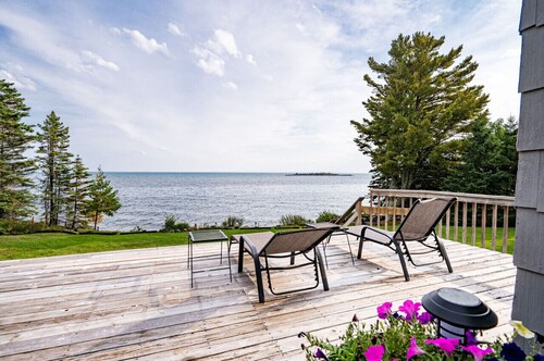 Spectacular lake view!