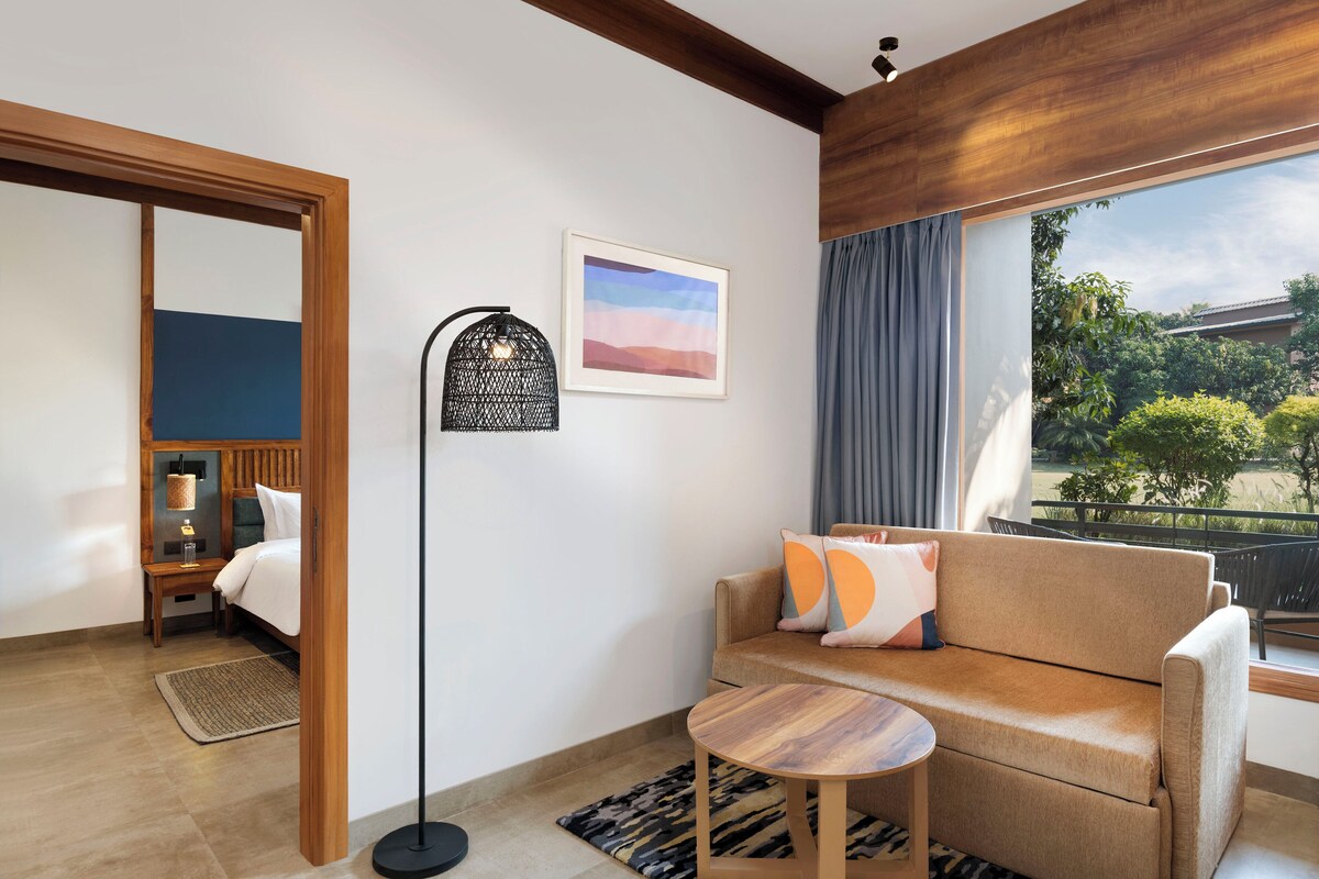 Suite, 1 Bedroom (Outdoor Living Area) | Room amenity