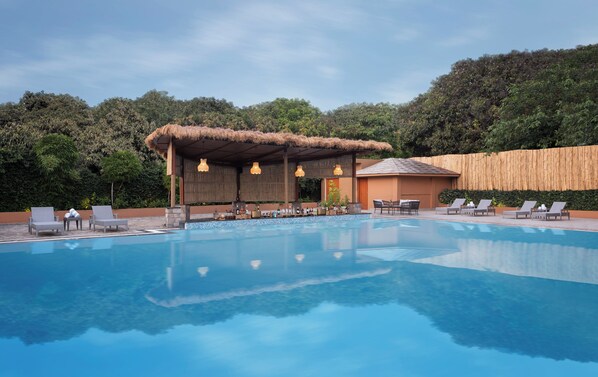 Außenpool, geöffnet von 07:00 Uhr bis 20:00 Uhr, Liegestühle