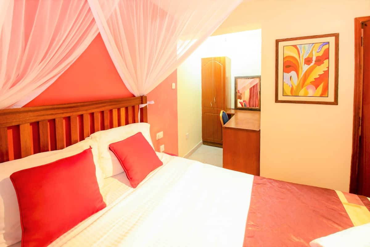 Economy kamer | Lakens van Egyptisch katoen, luxe beddengoed, Tempur Pedic-bedden