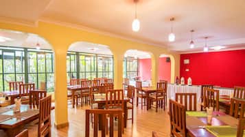 Breakfast, lunch, dinner served; local and international cuisine