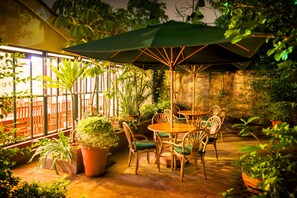Courtyard view - Leon Villas Guest House (Nairobi)