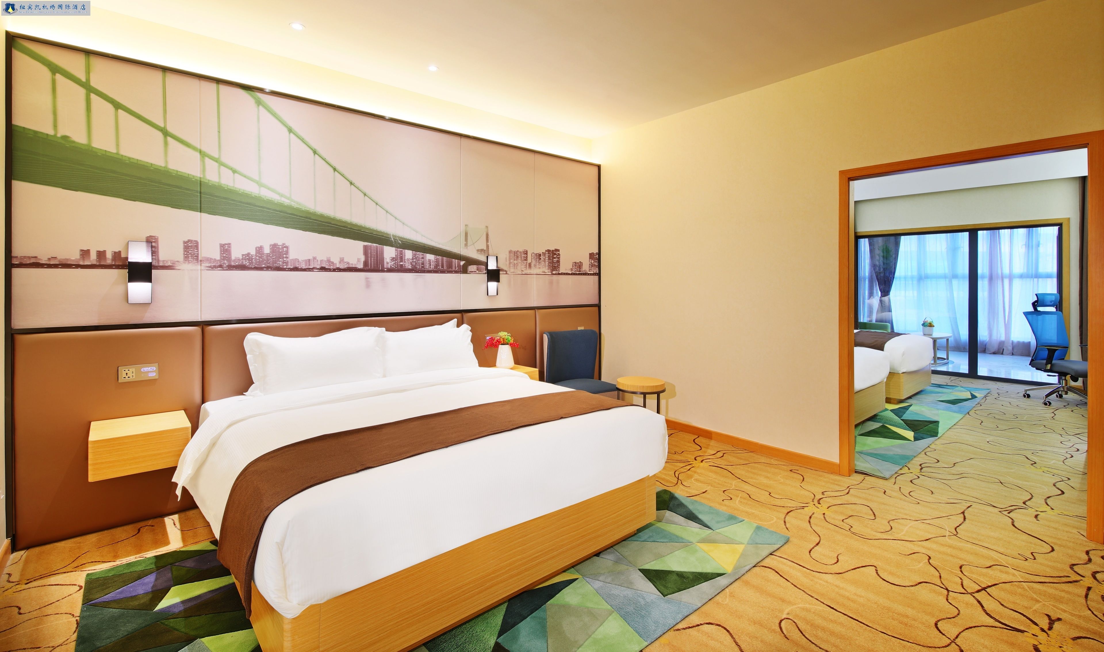 family room | desk, free wifi