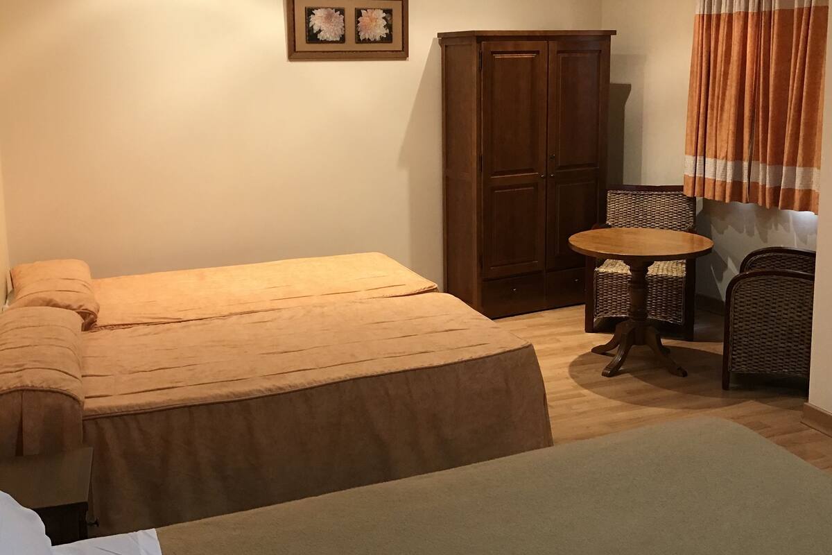 Triple Room | Desk, blackout drapes, soundproofing, rollaway beds (surcharge)