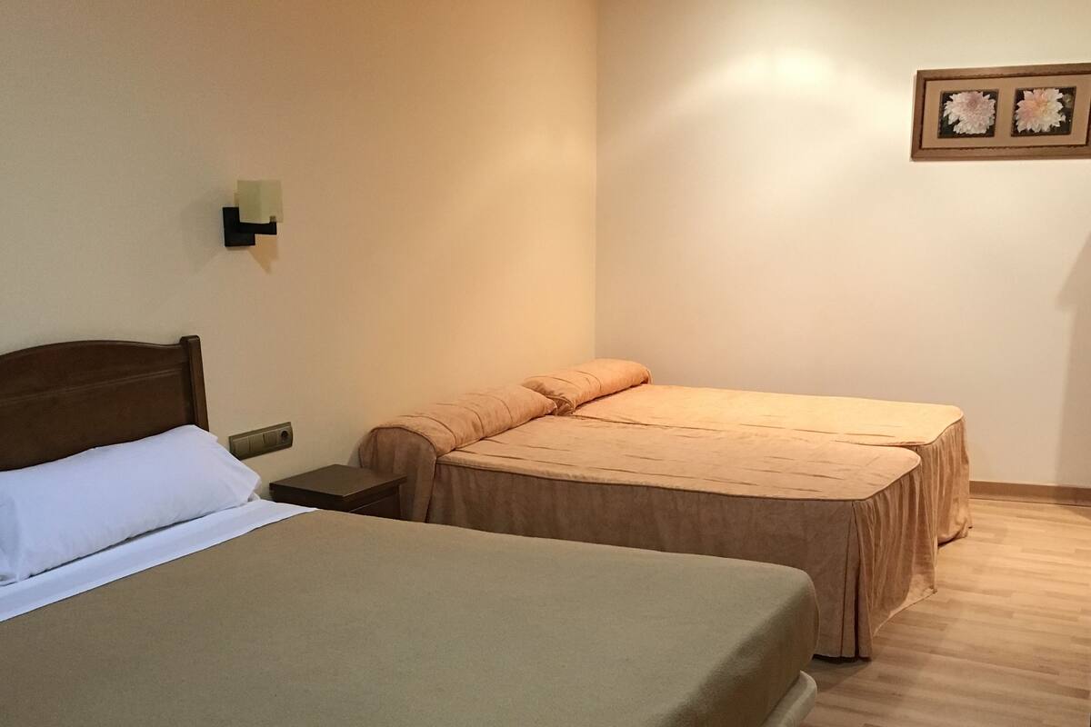 Quadruple Room | Desk, blackout drapes, soundproofing, rollaway beds (surcharge)