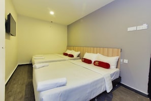 Desk, soundproofing, iron/ironing board, free WiFi - Simms Garden Hotel (Kuala Lumpur)