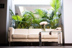 43-Zoll-Flachbildfernseher mit Kabelempfang, Fernseher